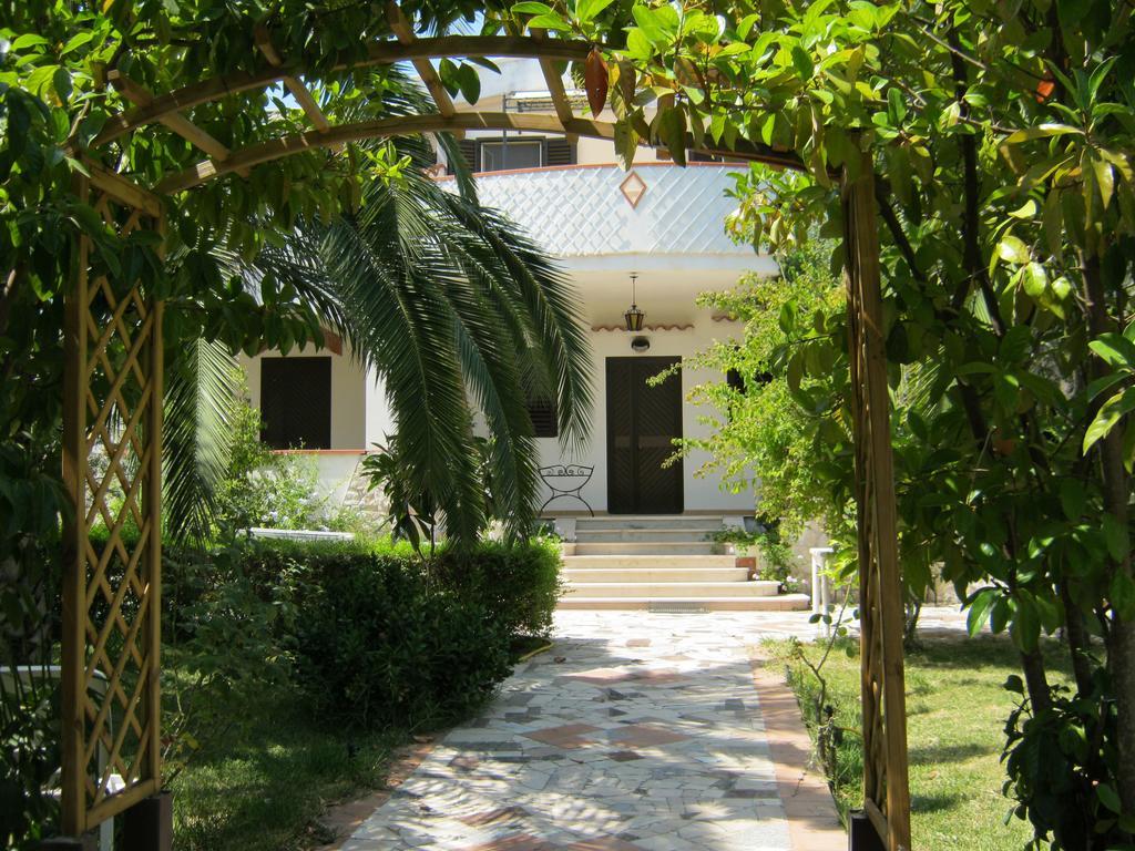 Villa Antonio Calderisi Βιέστε Εξωτερικό φωτογραφία