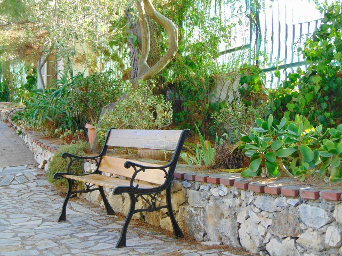 Villa Antonio Calderisi Βιέστε Εξωτερικό φωτογραφία
